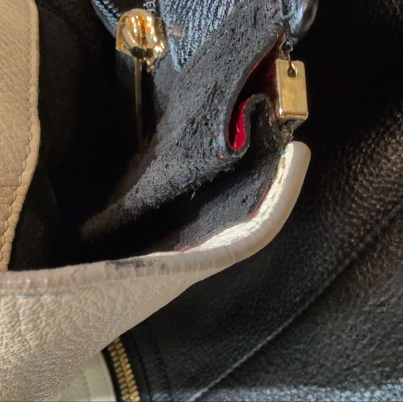 Salvatore Ferragamo Black and Cream Red Tote Bag Heavy Italy Expandable Leather - Picture 9 of 13